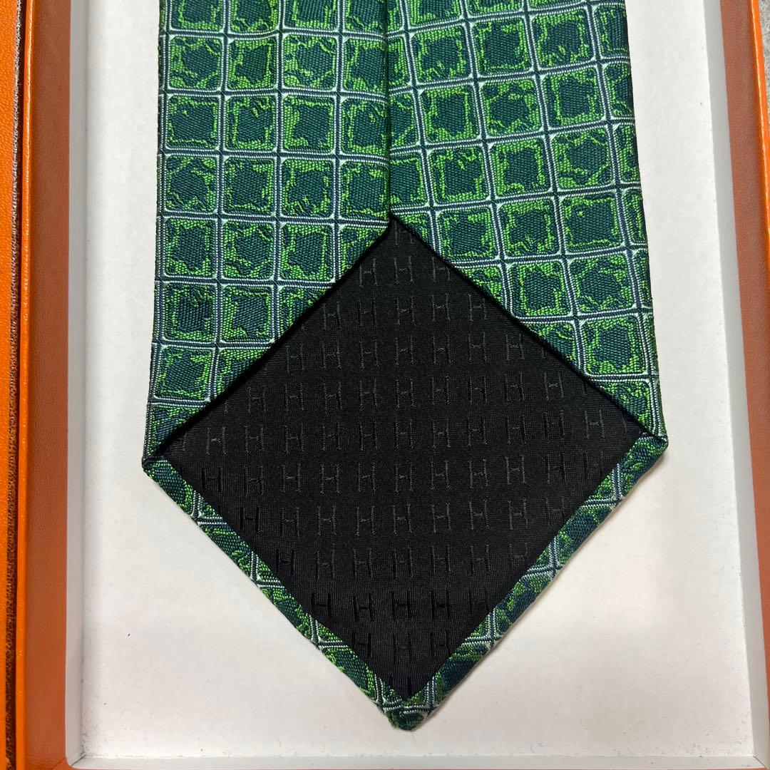 未使用タグ付　箱・袋付　エルメス銀座限定品　ネクタイ　緑　シルクジャガード