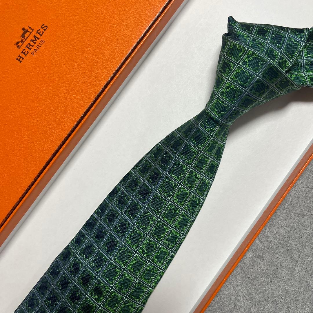 未使用タグ付　箱・袋付　エルメス銀座限定品　ネクタイ　緑　シルクジャガード