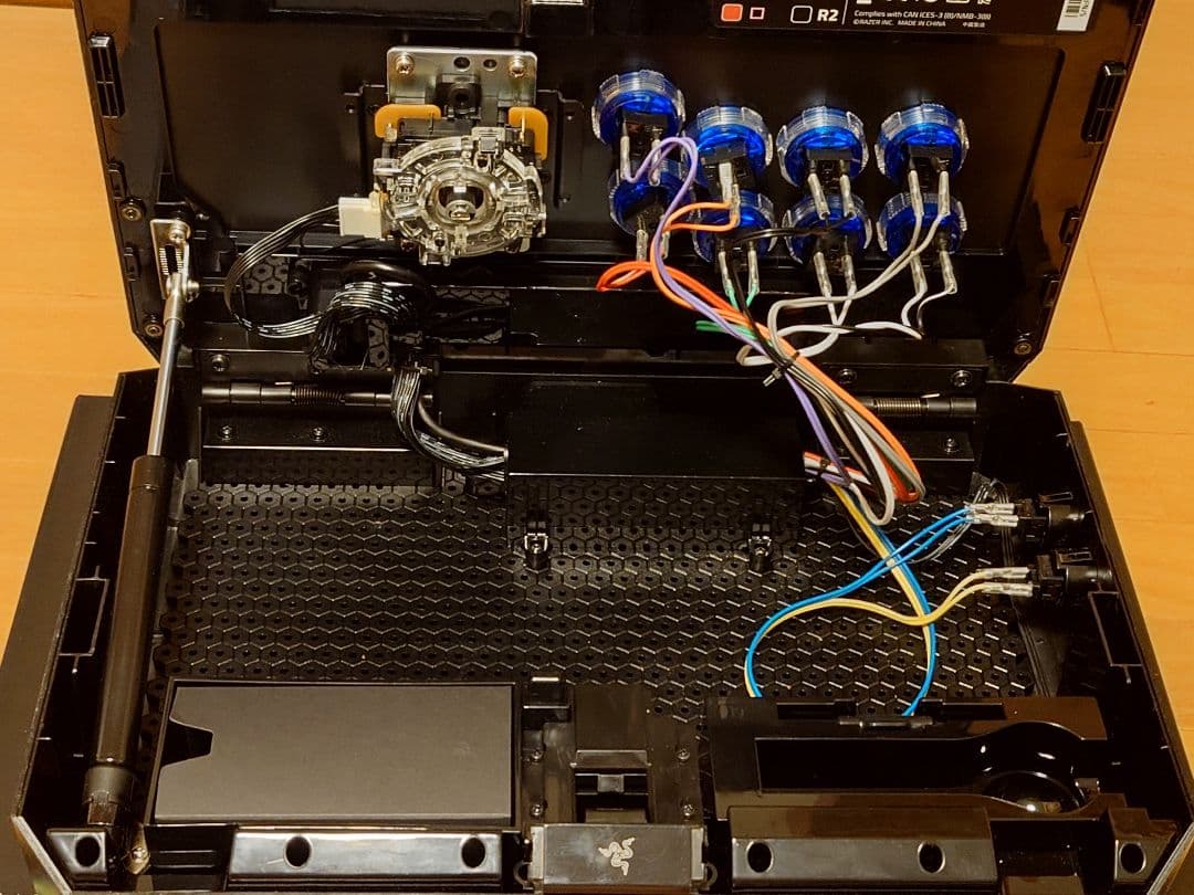 Razer Panthera アーケードスティック PS3/PS4対応