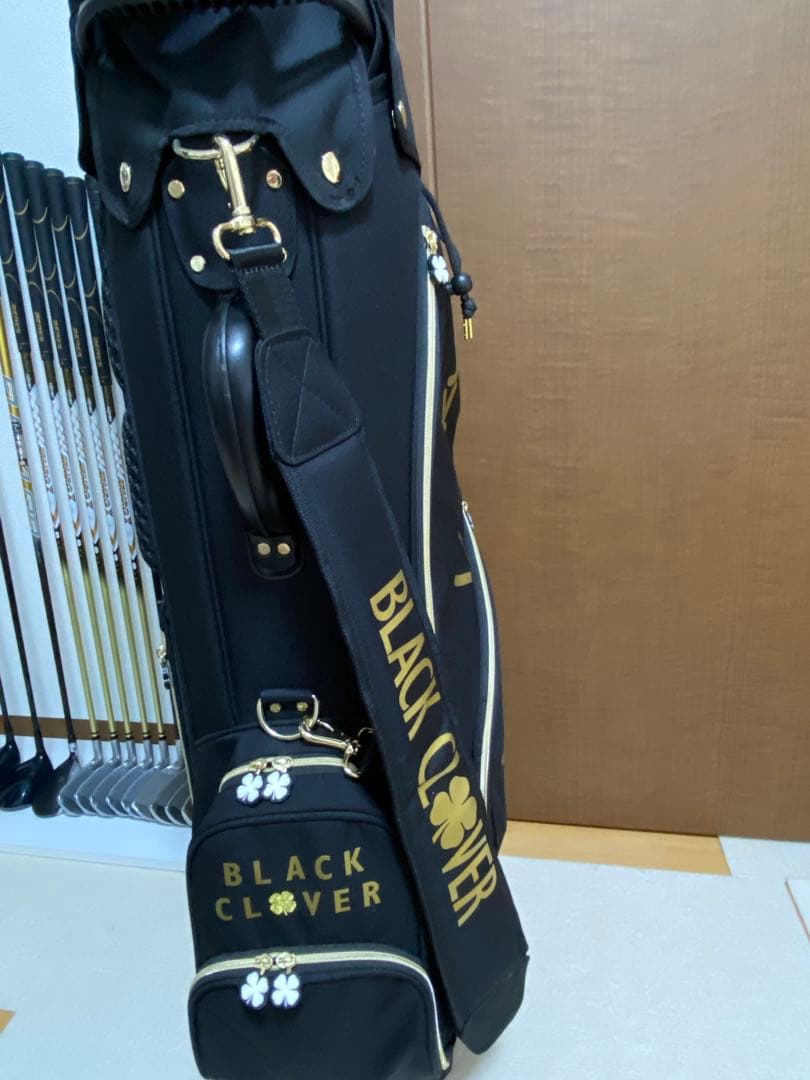 ゴルフバッグとゴルフクラブセット