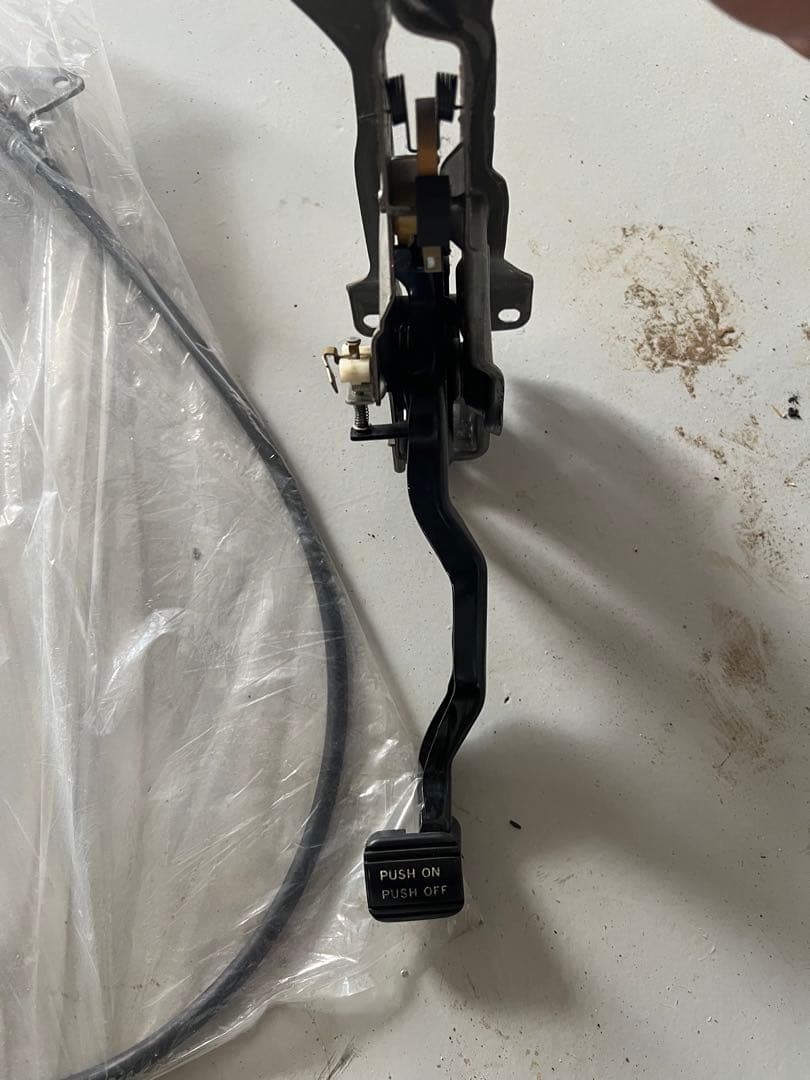 ラパン　HE21S サイドブレーキ　フットペダル