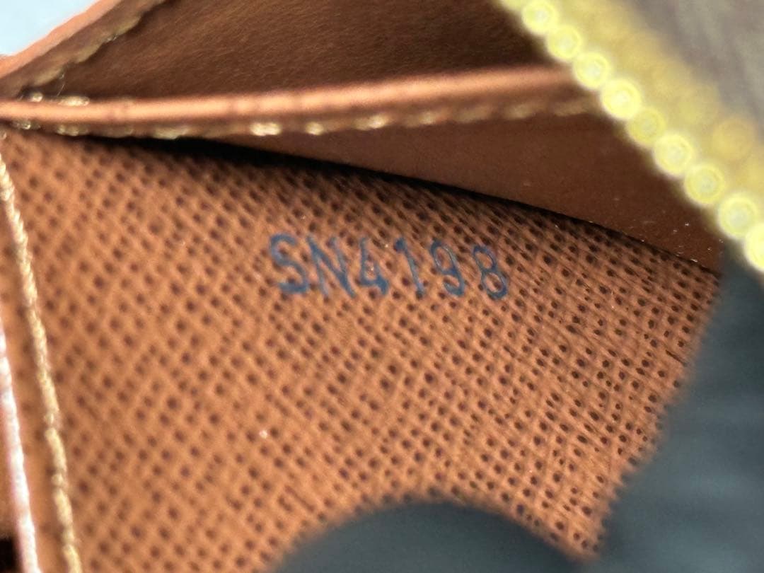 ルイヴィトン モノグラム ジッピーパース　ケース　財布