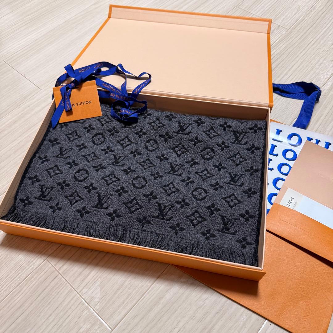 2026年新品箱紙袋付❗️LVロゴマフラー✨ヴィトンマフラー❗️ヴィトン　マフラー