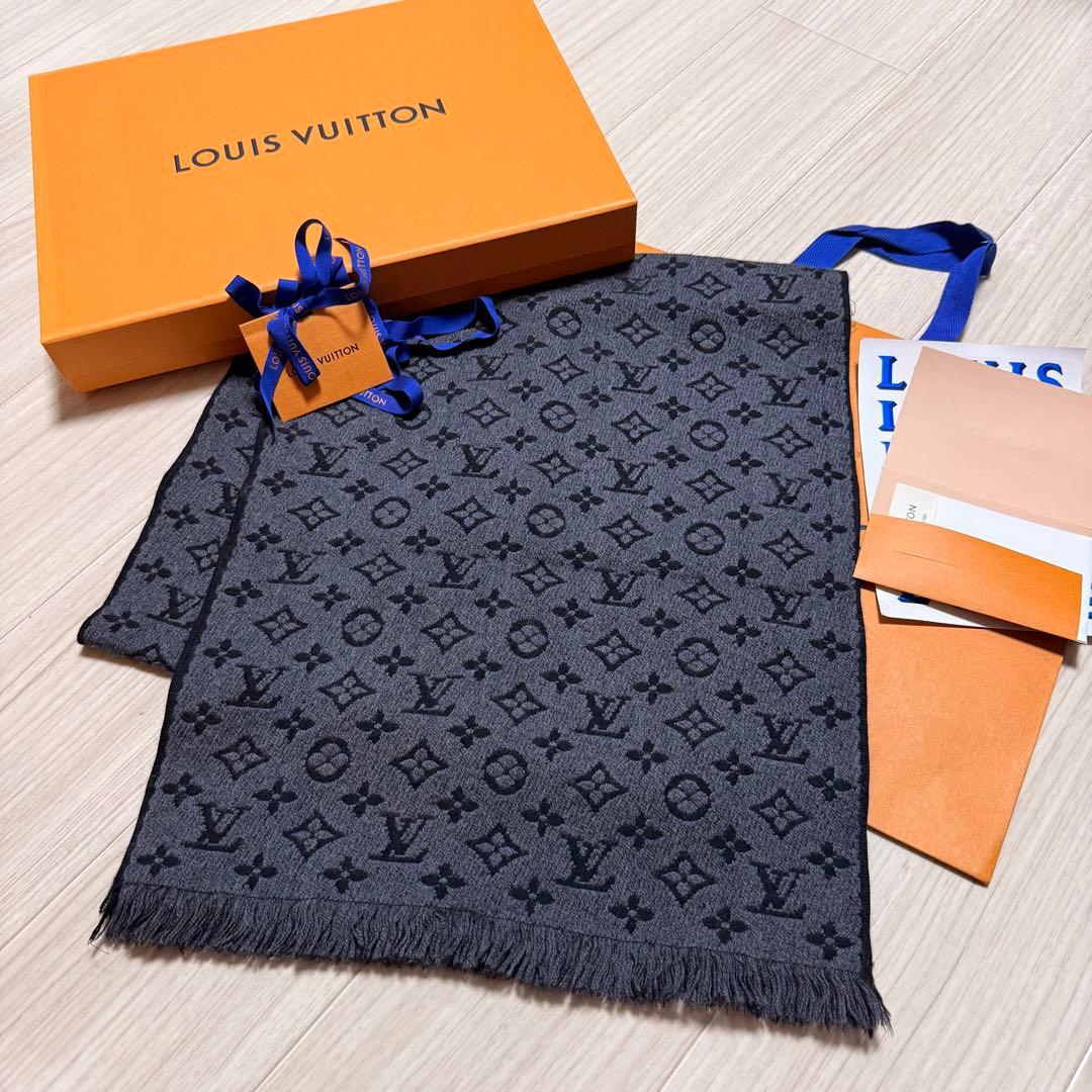 2026年新品箱紙袋付❗️LVロゴマフラー✨ヴィトンマフラー❗️ヴィトン　マフラー