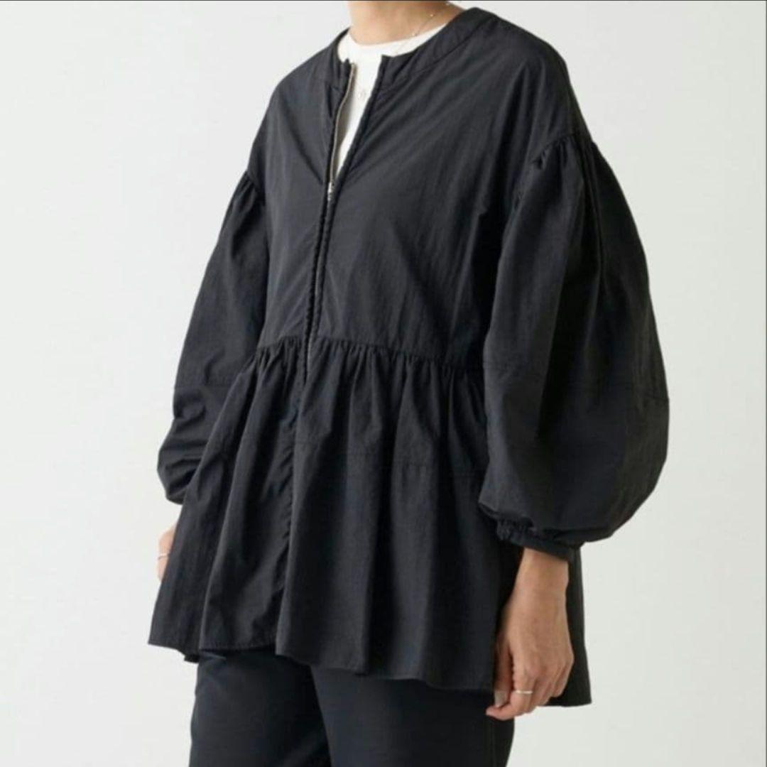 匿名発送　新品タグ付き　ビアズリー　ペプラムジップブルゾン　黒