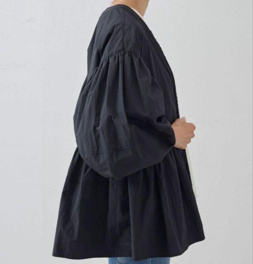 匿名発送　新品タグ付き　ビアズリー　ペプラムジップブルゾン　黒