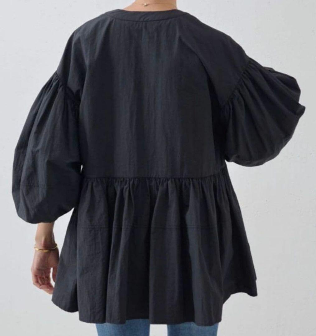 匿名発送　新品タグ付き　ビアズリー　ペプラムジップブルゾン　黒