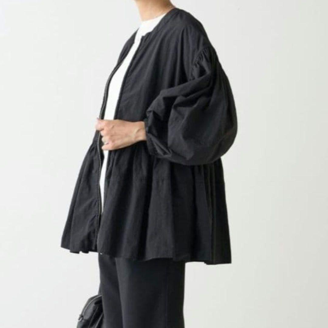 匿名発送　新品タグ付き　ビアズリー　ペプラムジップブルゾン　黒