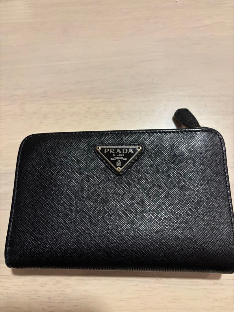 プラダ　財布　キーケース