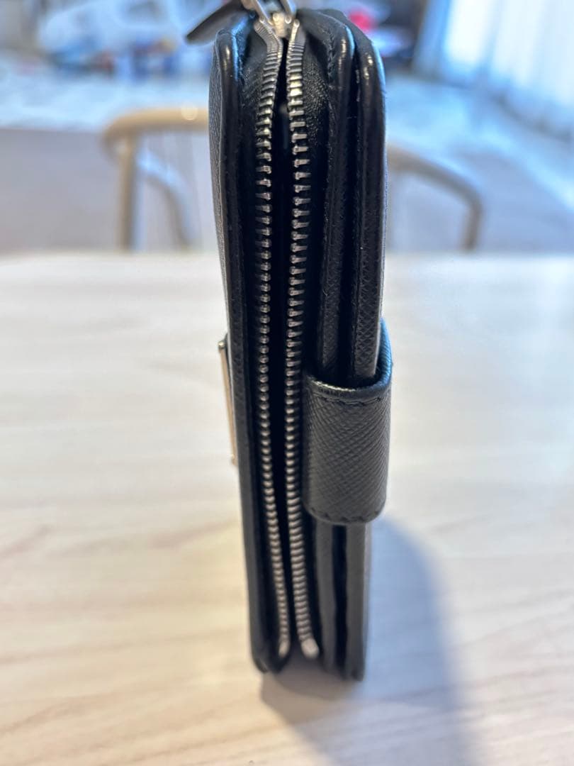 プラダ　財布　キーケース