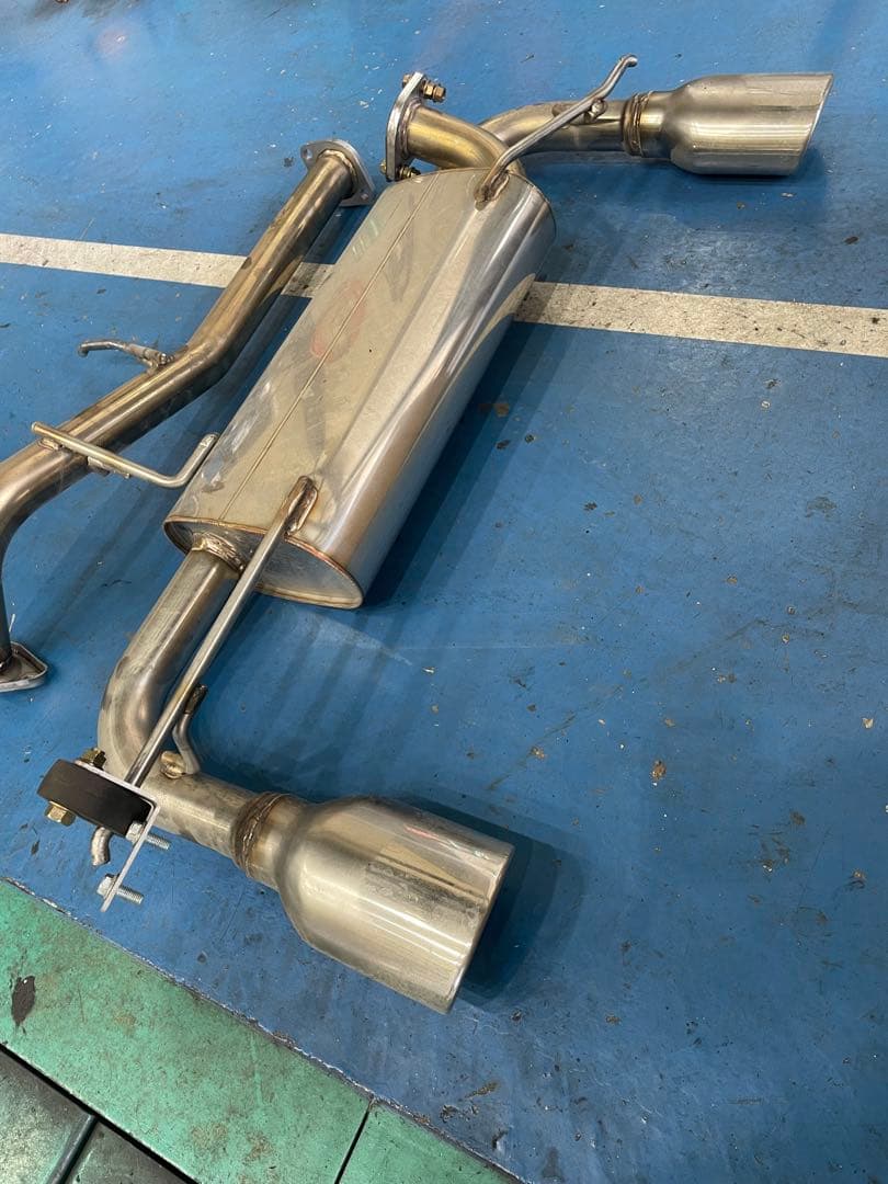 トヨタ カローラクロス 社外マフラー ロッソモデロ