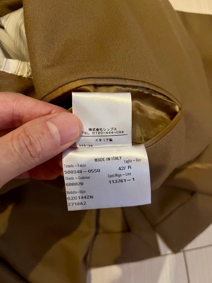 カルーゾ　バタフライ　スーツ　ウールサキソニー　ベージュ　サイズ42