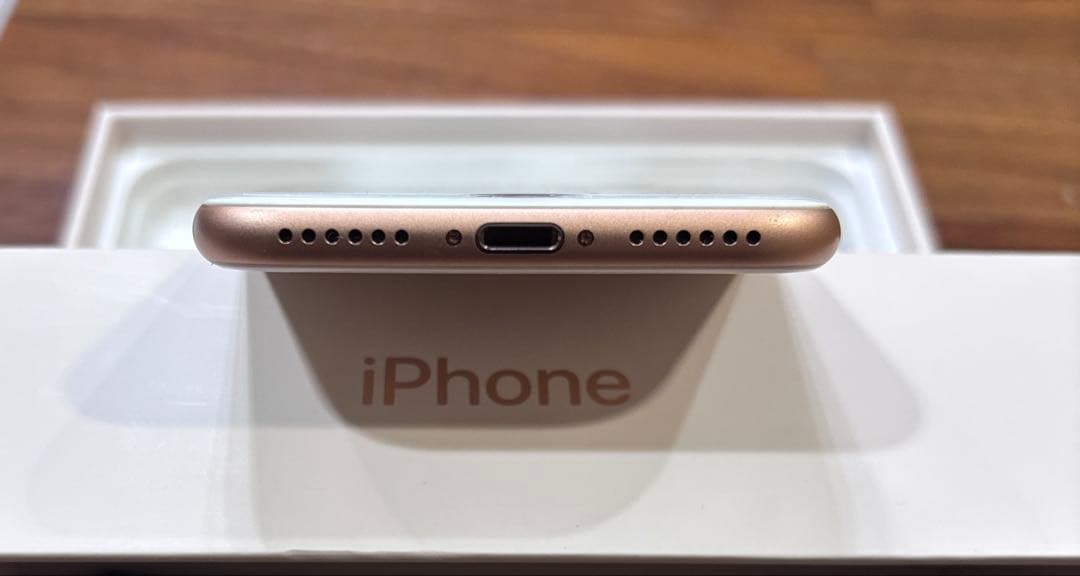 iPhone 8 Gold 256 GB SIMフリー