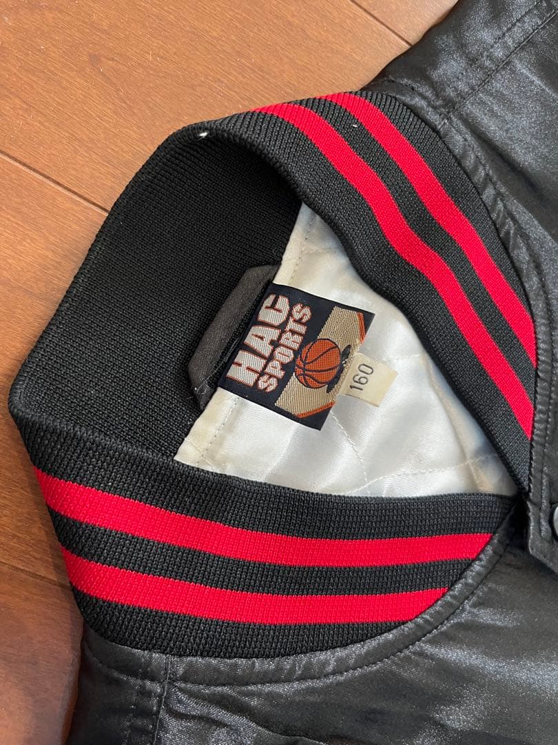 希少✨シカゴ・ブルズ 刺繍スタジャン 黒