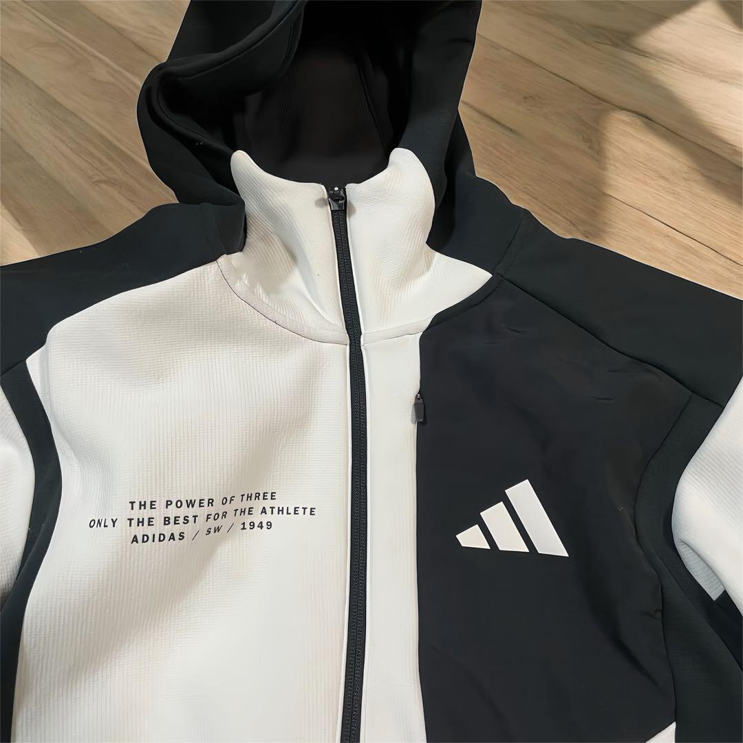 新品　タグ付き　アディダス adidas セットアップ　アダプテーション