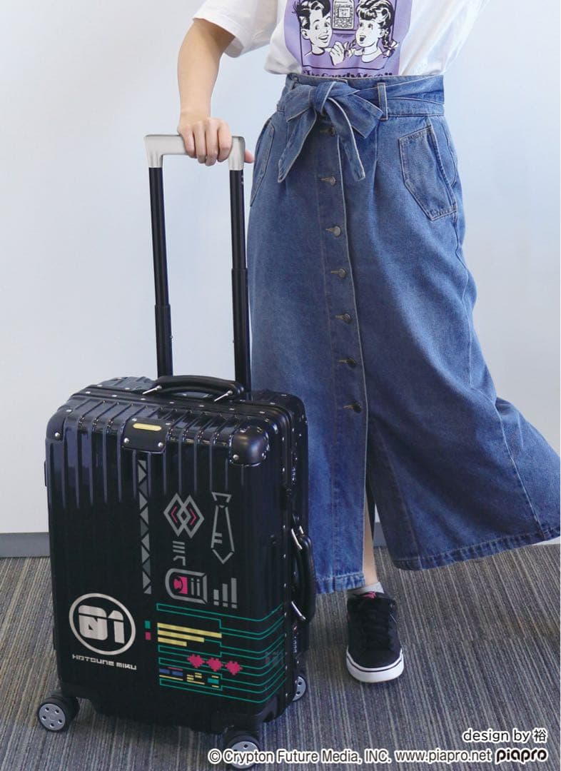 初音ミク キャリーケース 30L 52cm