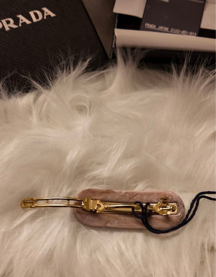 美品【未使用】PRADA ピンク ストーン チャーム　バレッタ　プラダ　正規品