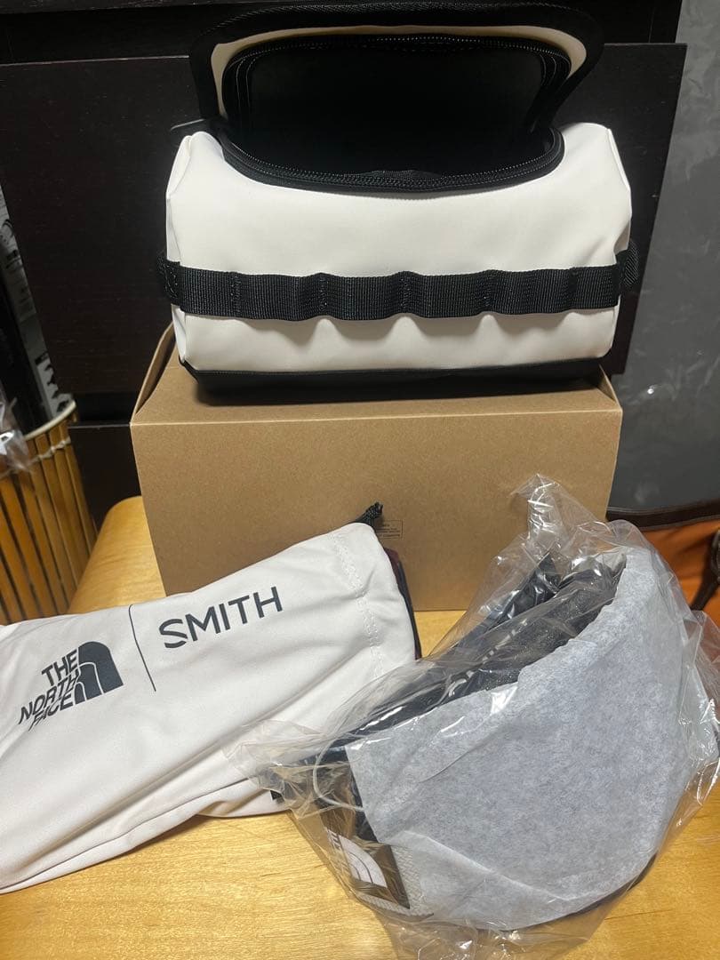 新品　SMITH SQUAD MAG ノースフェイス　ジャパンFIt