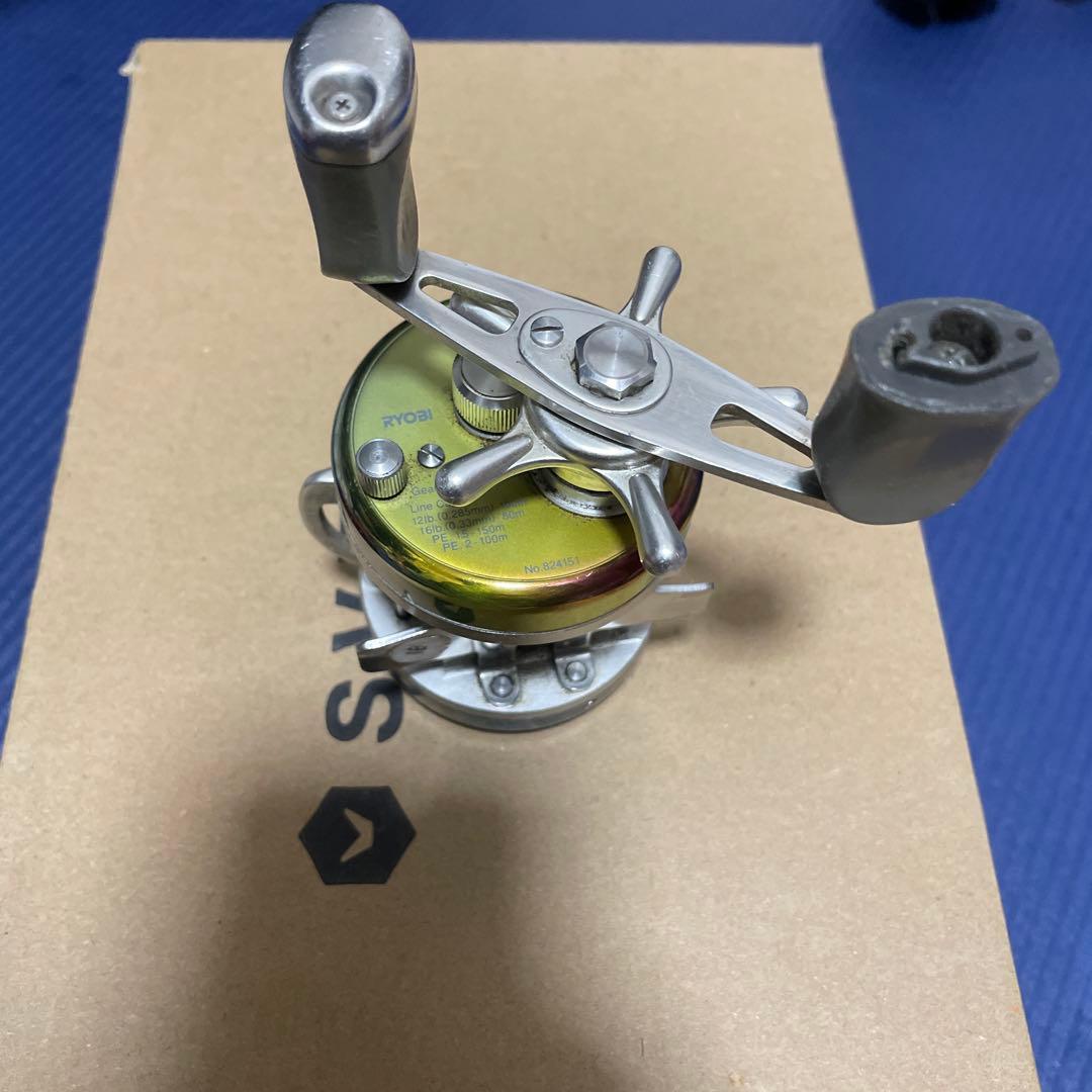 VARIUS F300 ベイトリール チタン