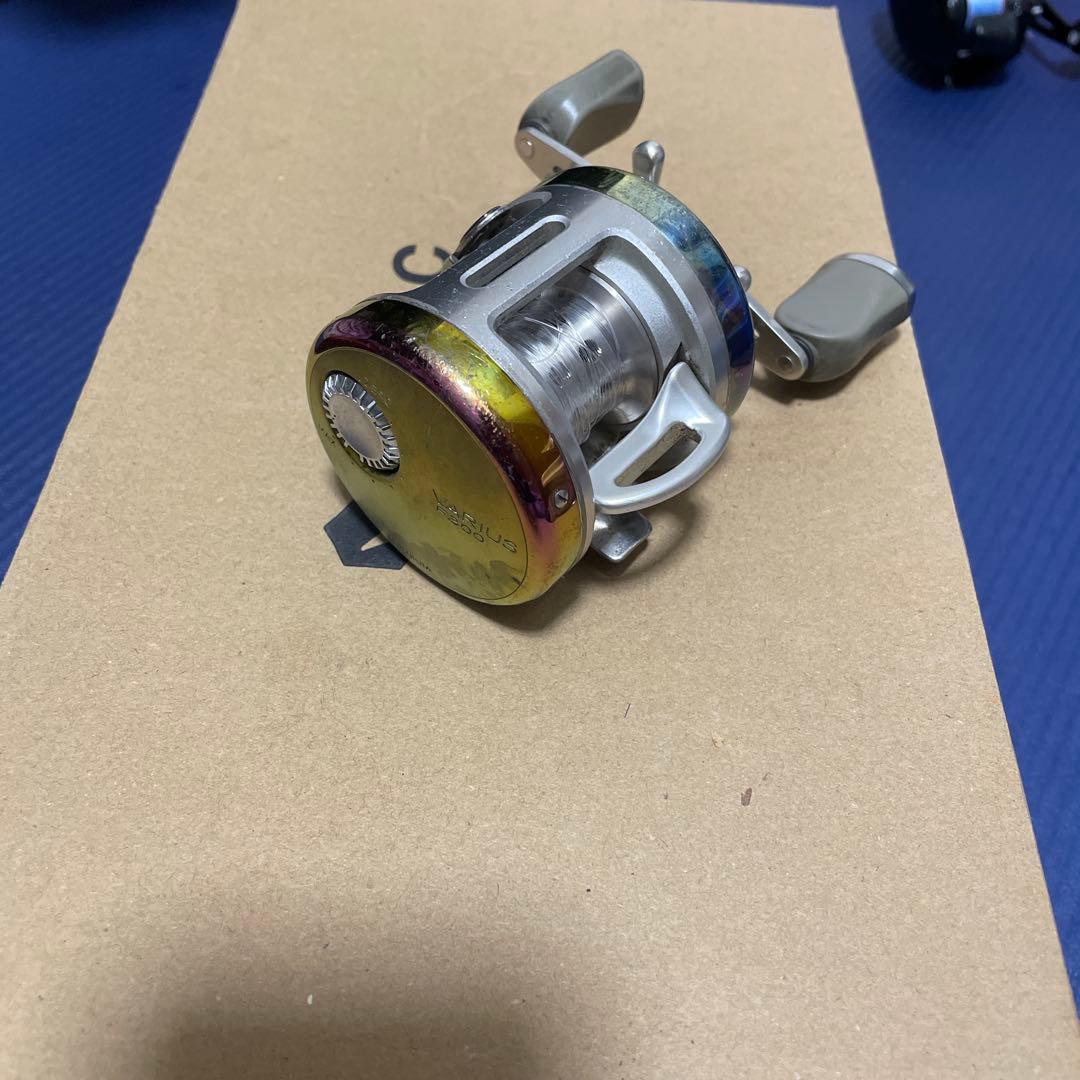 VARIUS F300 ベイトリール チタン