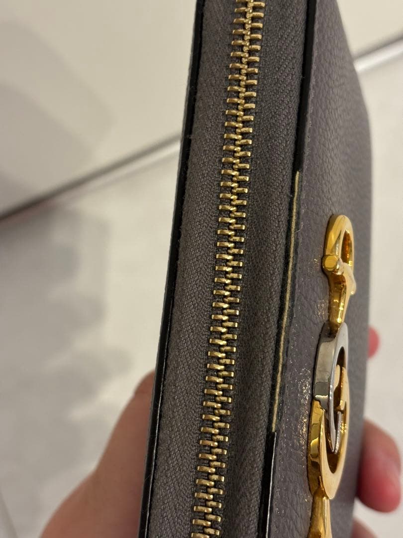 グッチ GUCCI ズゥミ カーフレザーラウンドファスナー グレー 570661