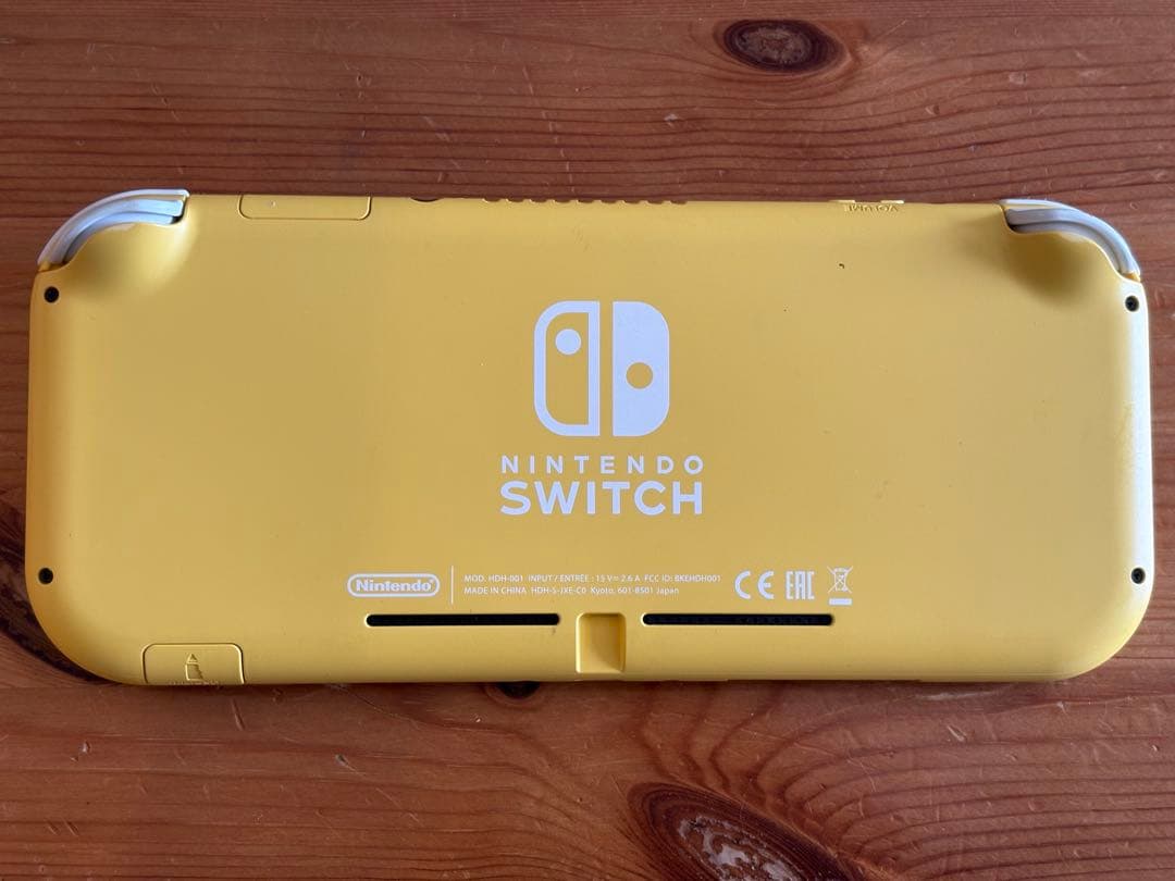 Nintendo Switch Lite イエロー 本体　ジャンク品　箱あり