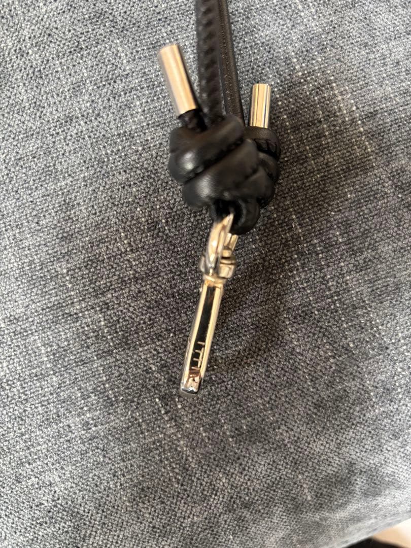 itti イッチ スマホストラップ ブラック