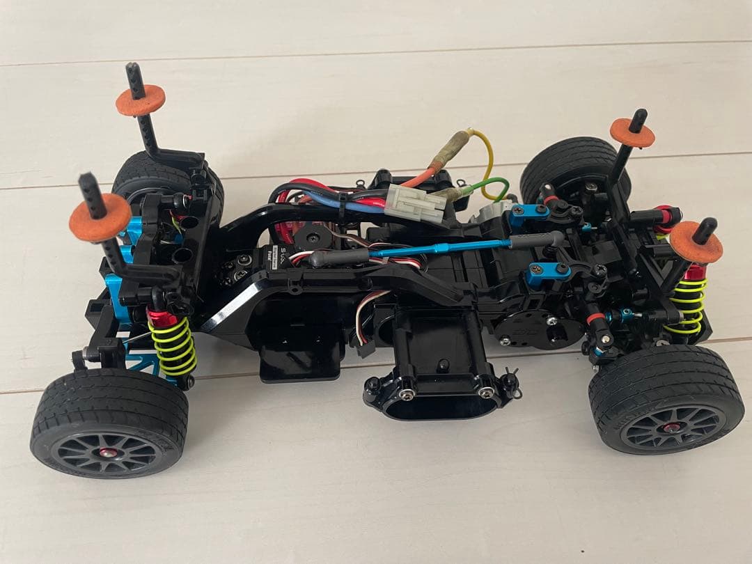 トヨタ GRヤリス 1/10 タミヤM05ラジコンカー