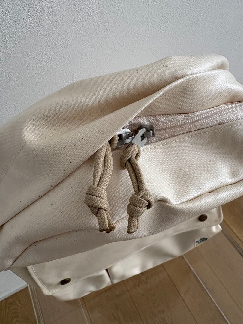 the superior laborホワイトキャンバスリュック