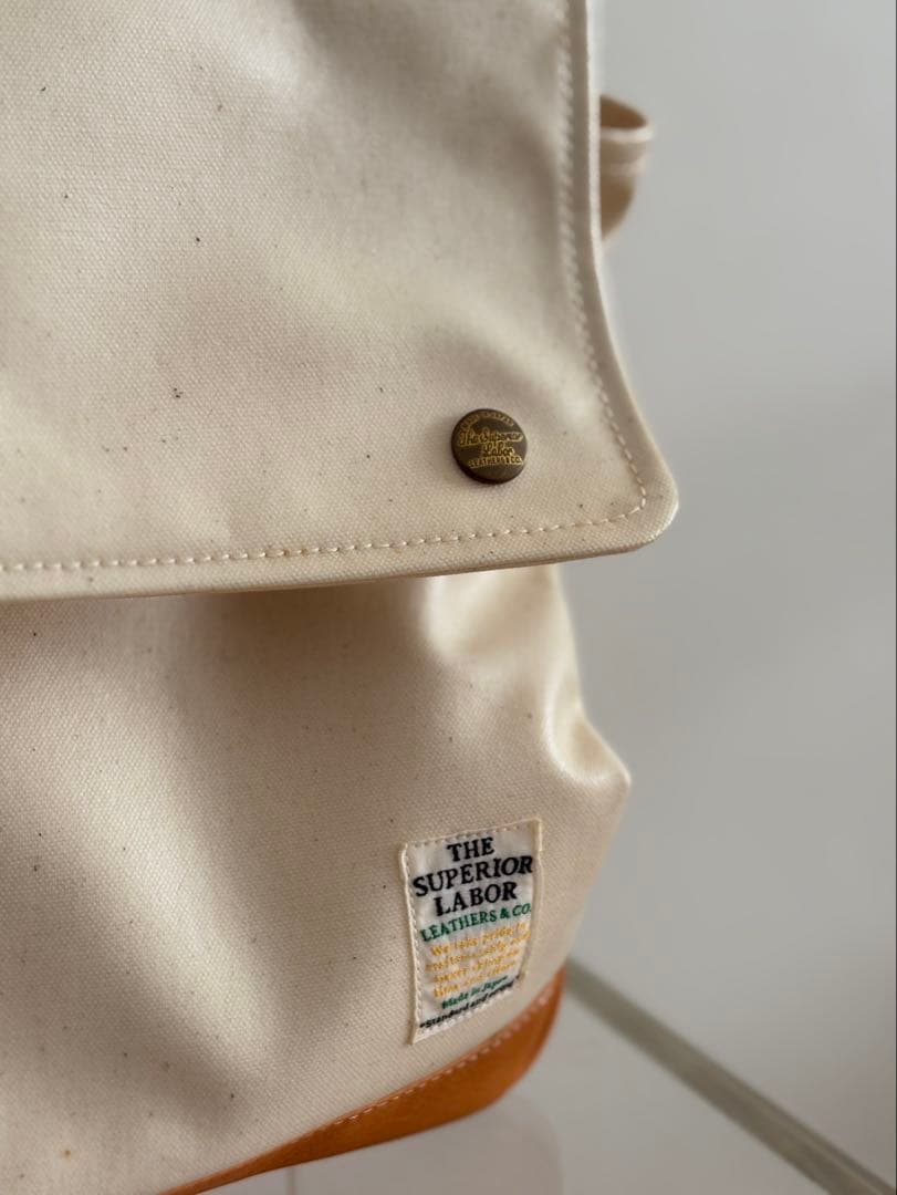 the superior laborホワイトキャンバスリュック