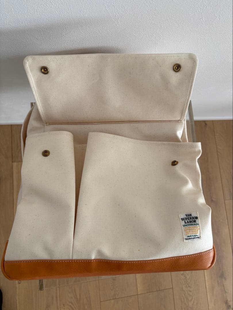 the superior laborホワイトキャンバスリュック