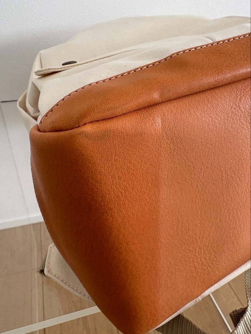 the superior laborホワイトキャンバスリュック