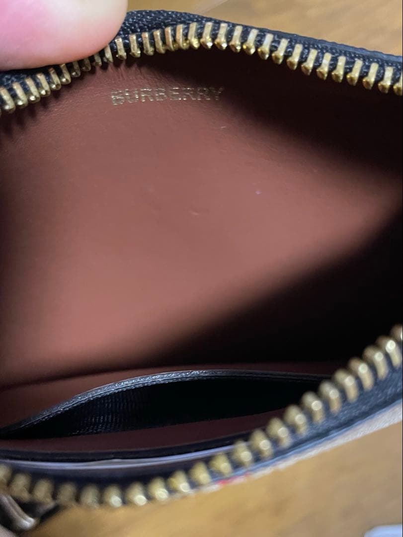 Burberry ストライプ柄 キーケース
