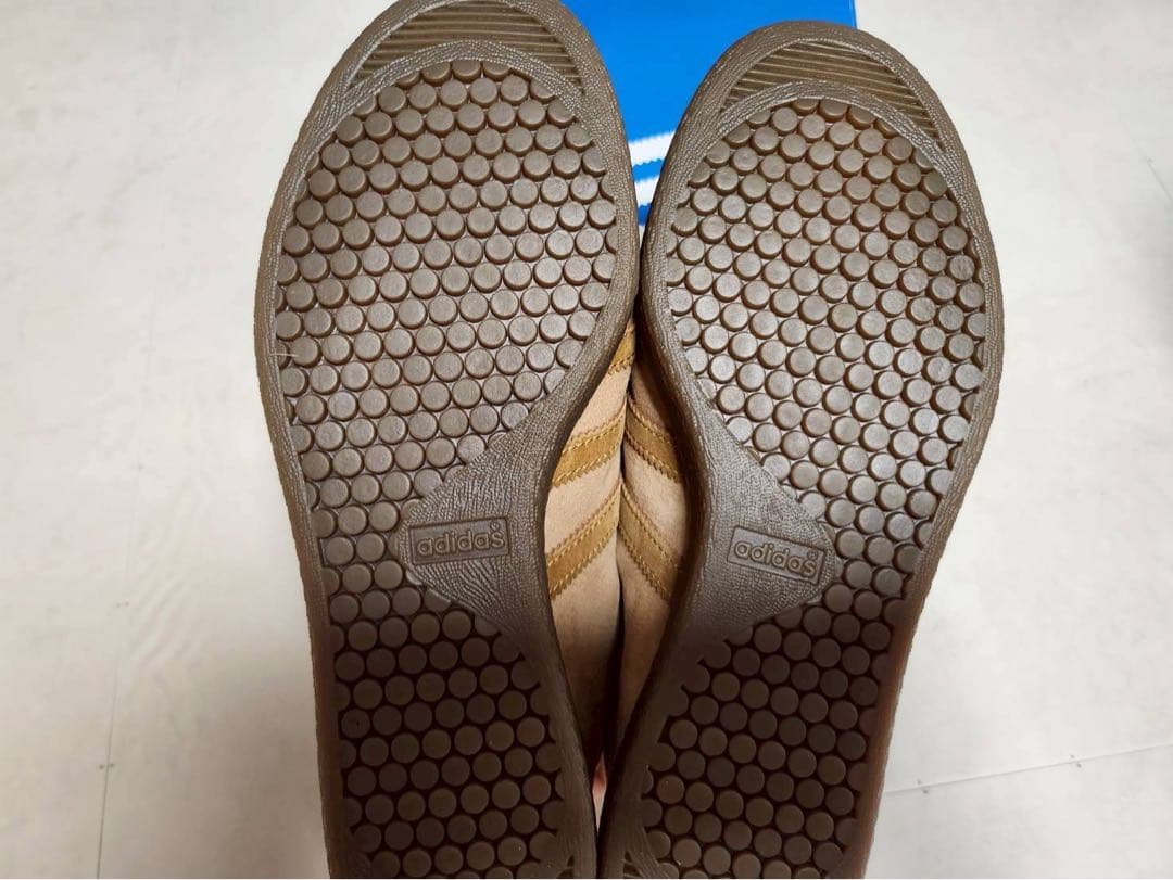 【新品】adidas TOBACCO GY7396 タバコ ベージュ 24cm