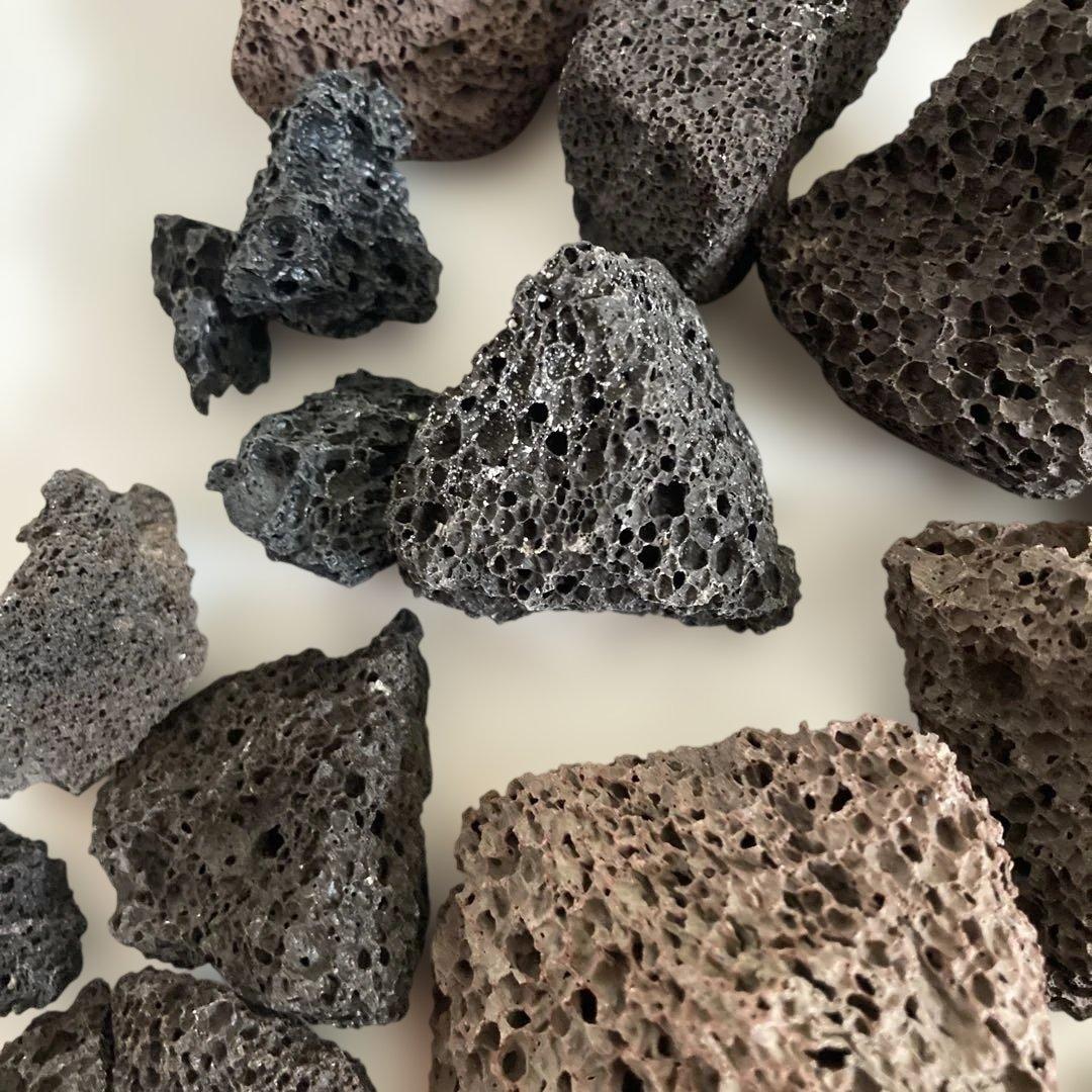 MAD et LEN マドエレン リリネロリ 溶岩石