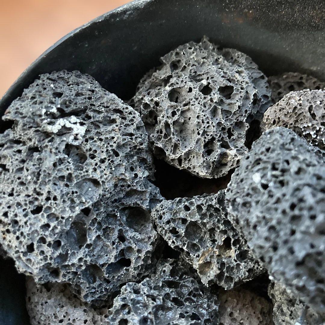 MAD et LEN マドエレン リリネロリ 溶岩石