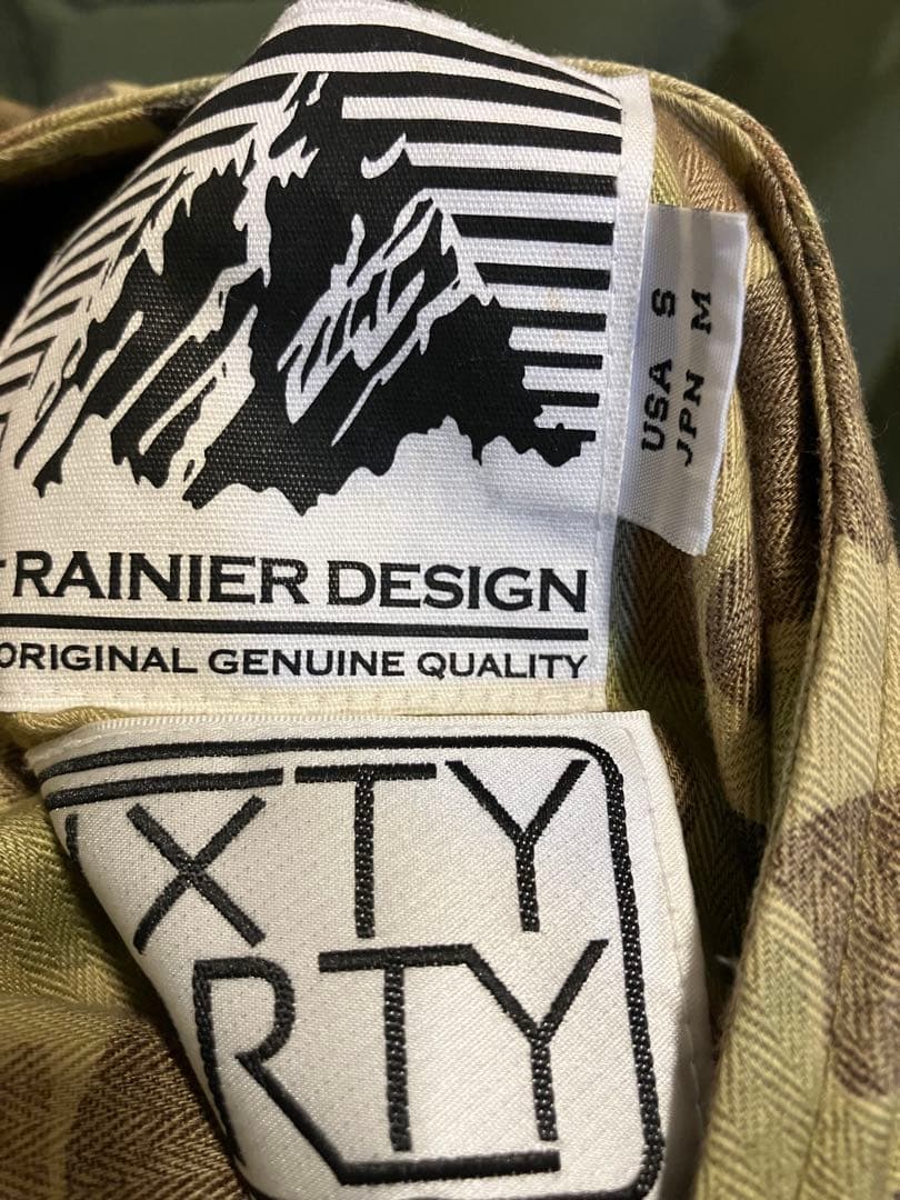 WHITE MOUNTAINEERING×聖林公司 リバーシブルダウンベスト