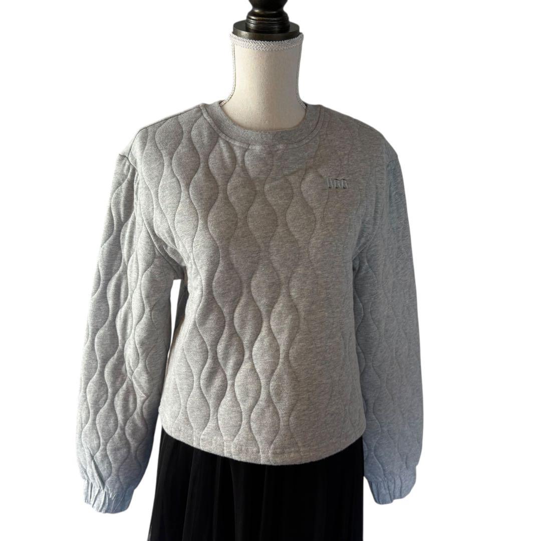 美品♢UGG キルティングスウェット Mサイズ グレー