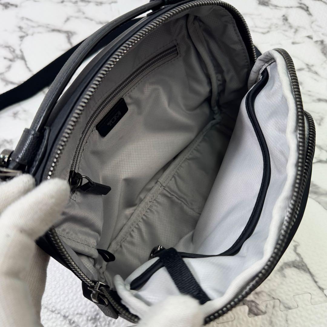 未使用級◎トゥミ　テガン　クロスボディ　ショルダーバッグ　レザー　現行