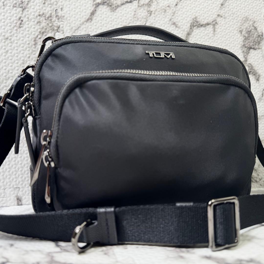 未使用級◎トゥミ　テガン　クロスボディ　ショルダーバッグ　レザー　現行