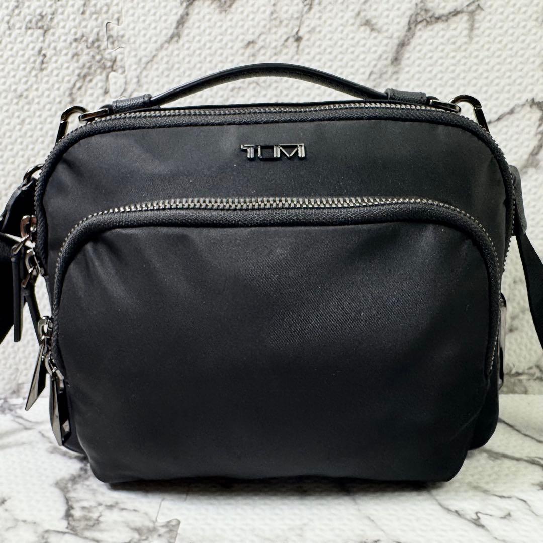 未使用級◎トゥミ　テガン　クロスボディ　ショルダーバッグ　レザー　現行