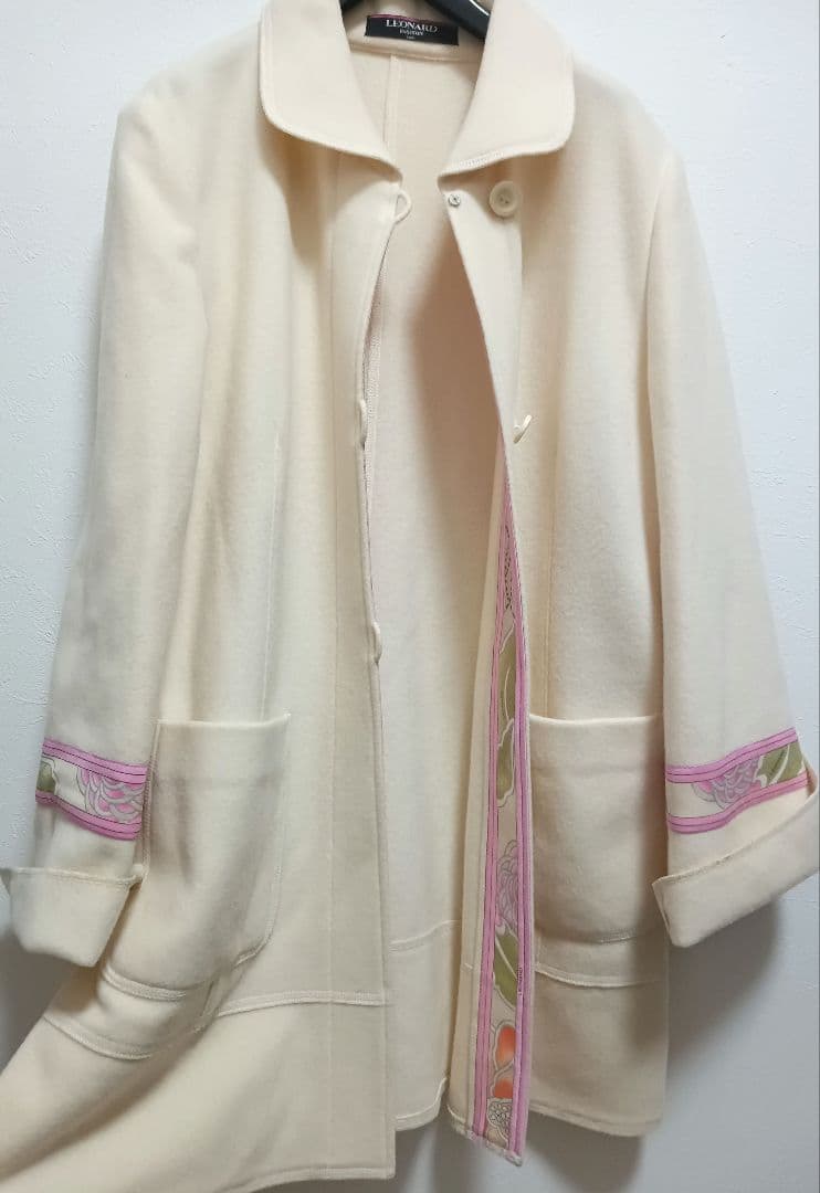 週末値引　美品　レオナール　極軽量　柔らか一重コート　11号　40