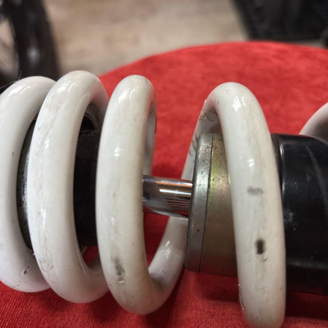 tw200リアサス 強化サス