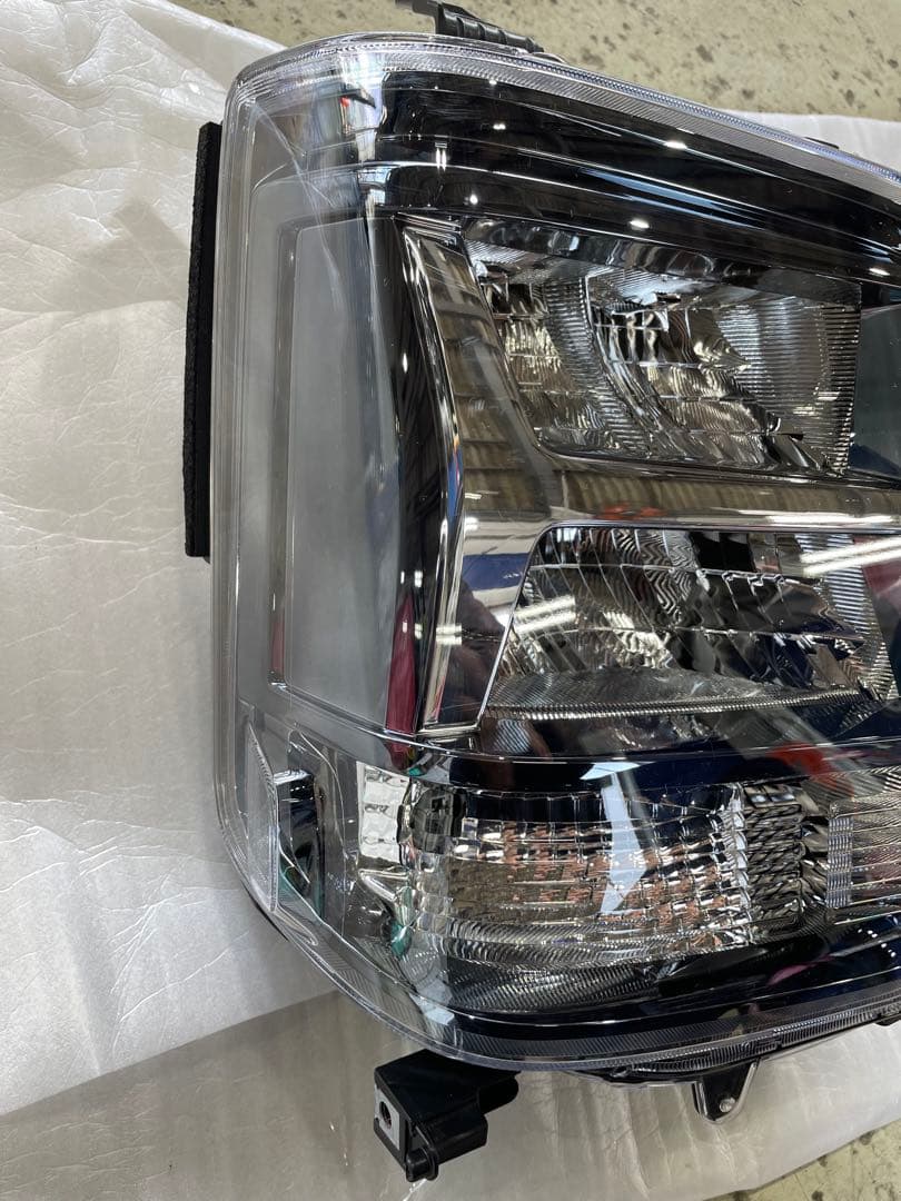 y*y様 スズキ エブリイワゴン PZターボ 新車外し 右ヘッドライト