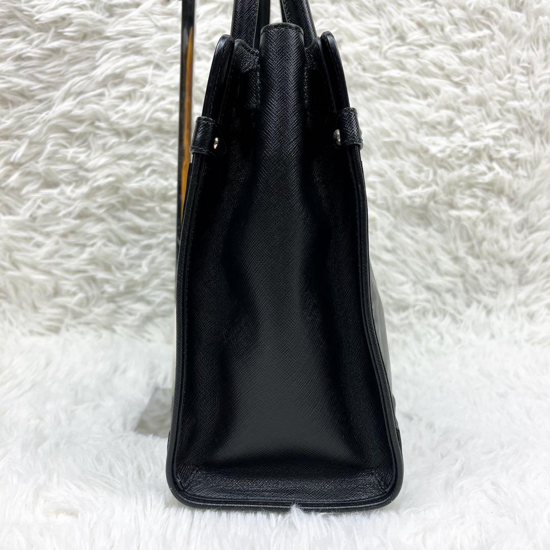 Rana様 フェラガモ ブリアナ サフィアーノレザー トートバッグ ガンチーニ