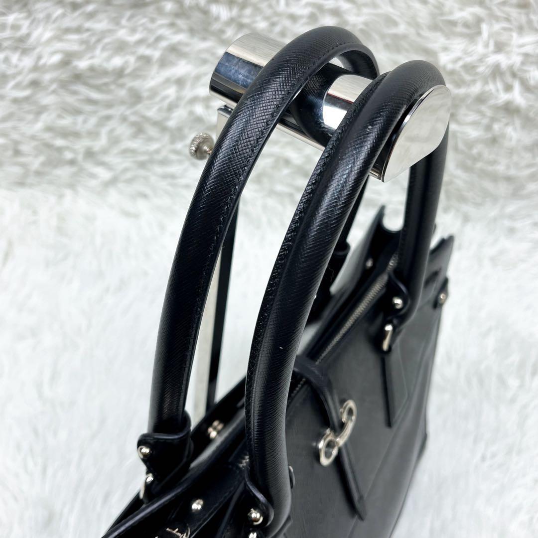 Rana様 フェラガモ ブリアナ サフィアーノレザー トートバッグ ガンチーニ