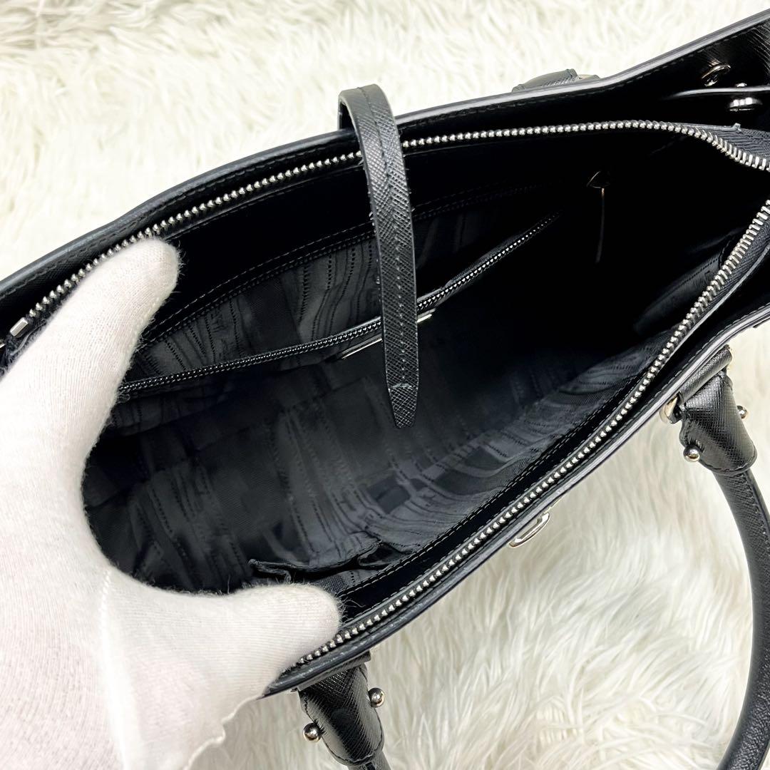 Rana様 フェラガモ ブリアナ サフィアーノレザー トートバッグ ガンチーニ