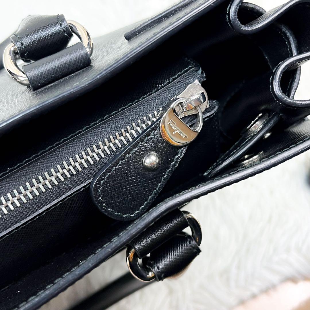 Rana様 フェラガモ ブリアナ サフィアーノレザー トートバッグ ガンチーニ