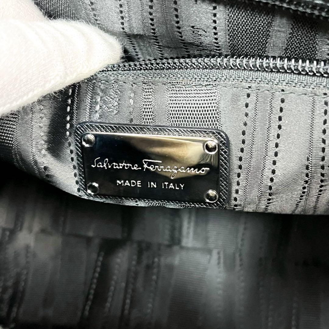 Rana様 フェラガモ ブリアナ サフィアーノレザー トートバッグ ガンチーニ