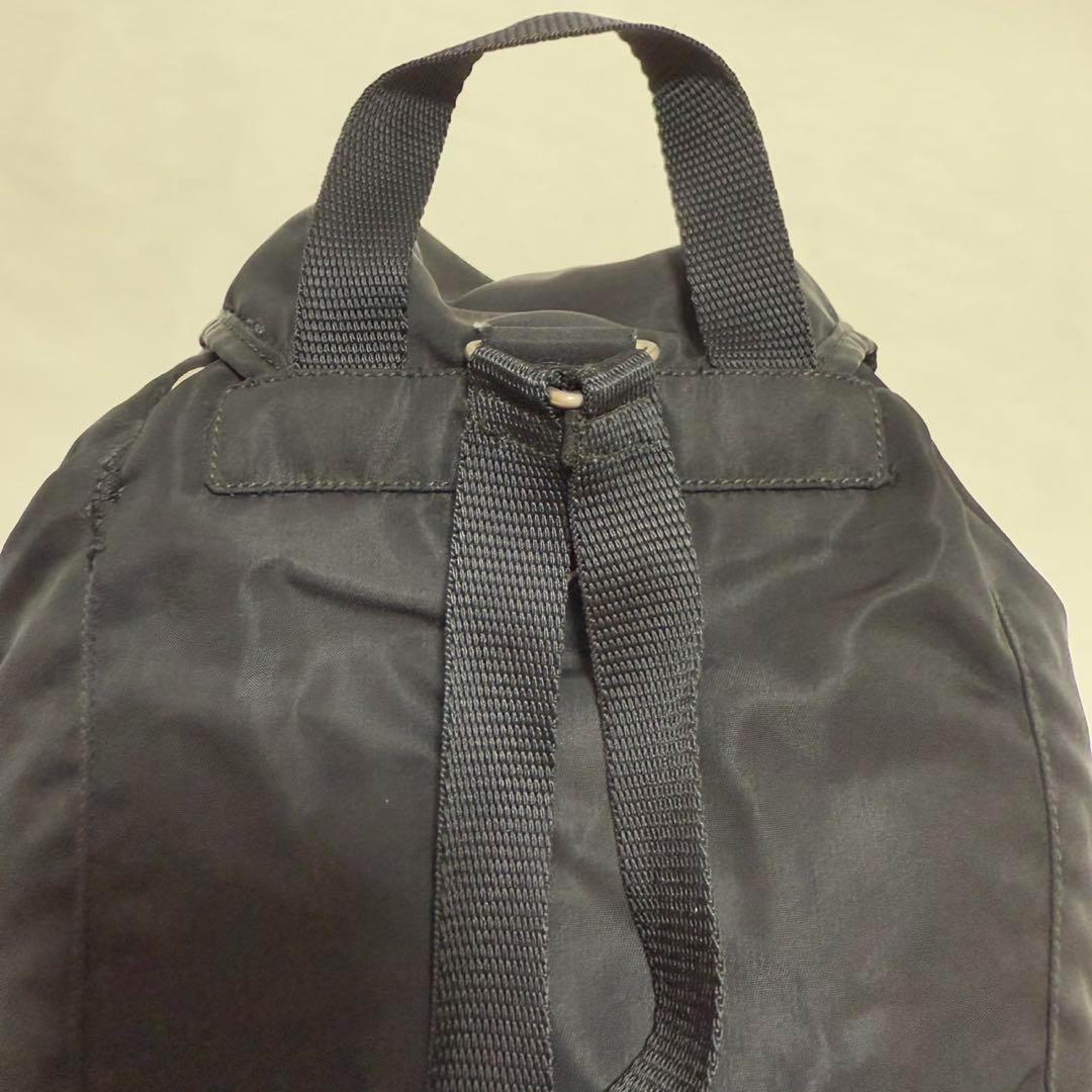 【美品】プラダ リュック バックパック 巾着バッグ ナイロン 三角プレート 黒
